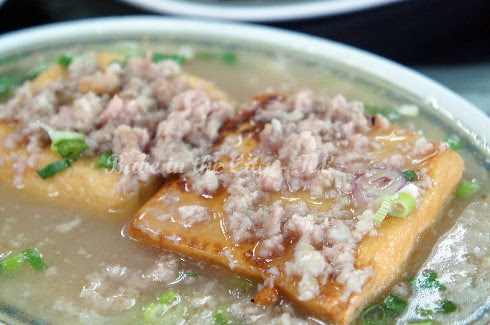 Tofu in minced meat sauce
