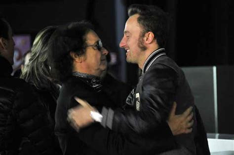 A dare notizia della scomparsa lo stesso ex chitarrista dei pooh sui social. Valerio Negrini, tutti i Pooh in lacrime al funerale dellâamico | Oggi