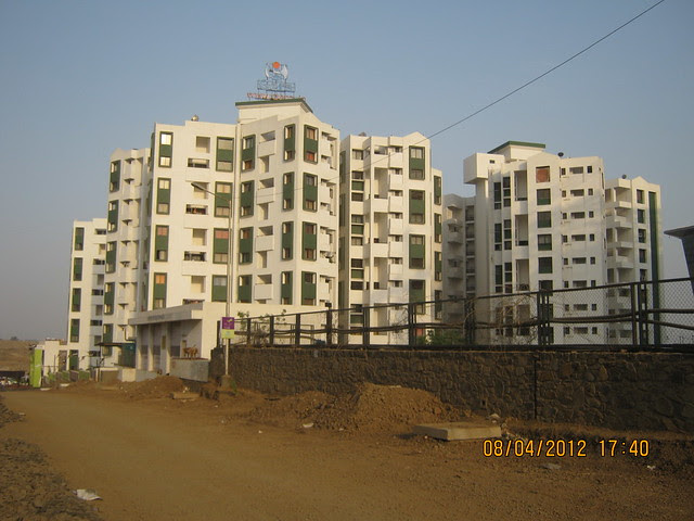 Gera's Emerald City (South) -  Visit Gera's Park View1, 1 BHK & 2 BHK Flats at Gera's Emerald City, near EON IT Park, Kharadi, Pune 411014