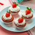 Resep Red Velved Muffin / 2 butir telur ukuran sedang.