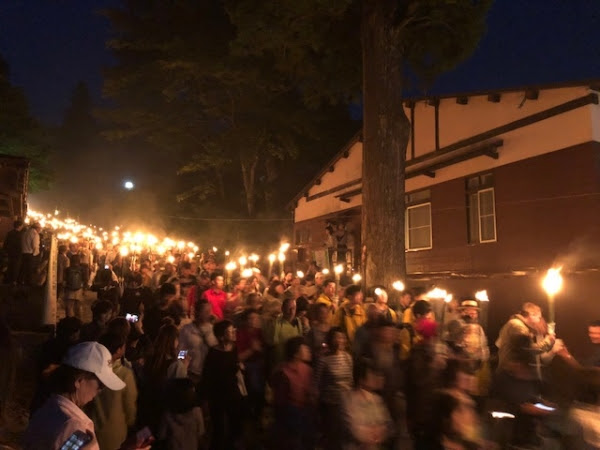 過去最高の人出 チロル 白樺 ブログ