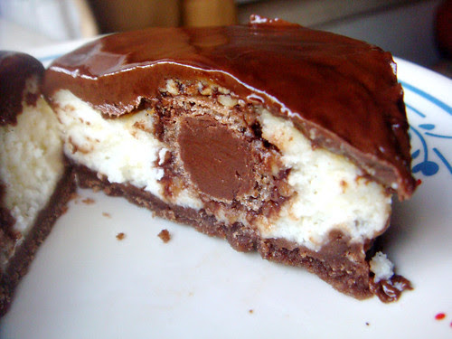 Sliced cheesecake