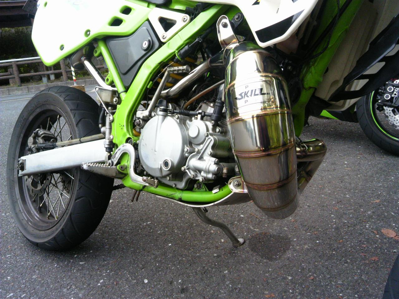 ｋｄｘ１２５ｓｍのスペックをバイク聖地でインプレッション サウスブログ
