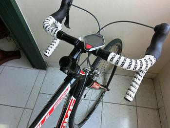 やっとバーテープ交換 青空と自転車と