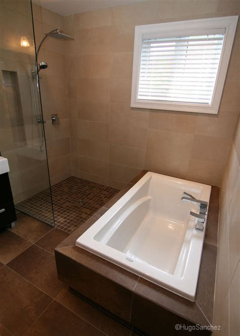 Designing your own home can be an exciting project, and you might be full of enthusiasm to get started. Open shower design - CÃ©ramiques Hugo Sanchez