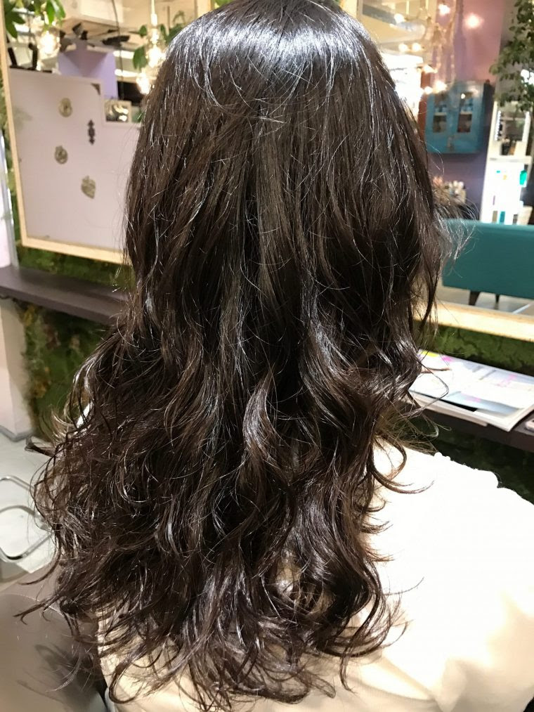黒髪ロングでパーマをかけたい人のための黒髪パーマヘアの参考記事 コテ巻き風パーマが得意の東京美容師野田ともる