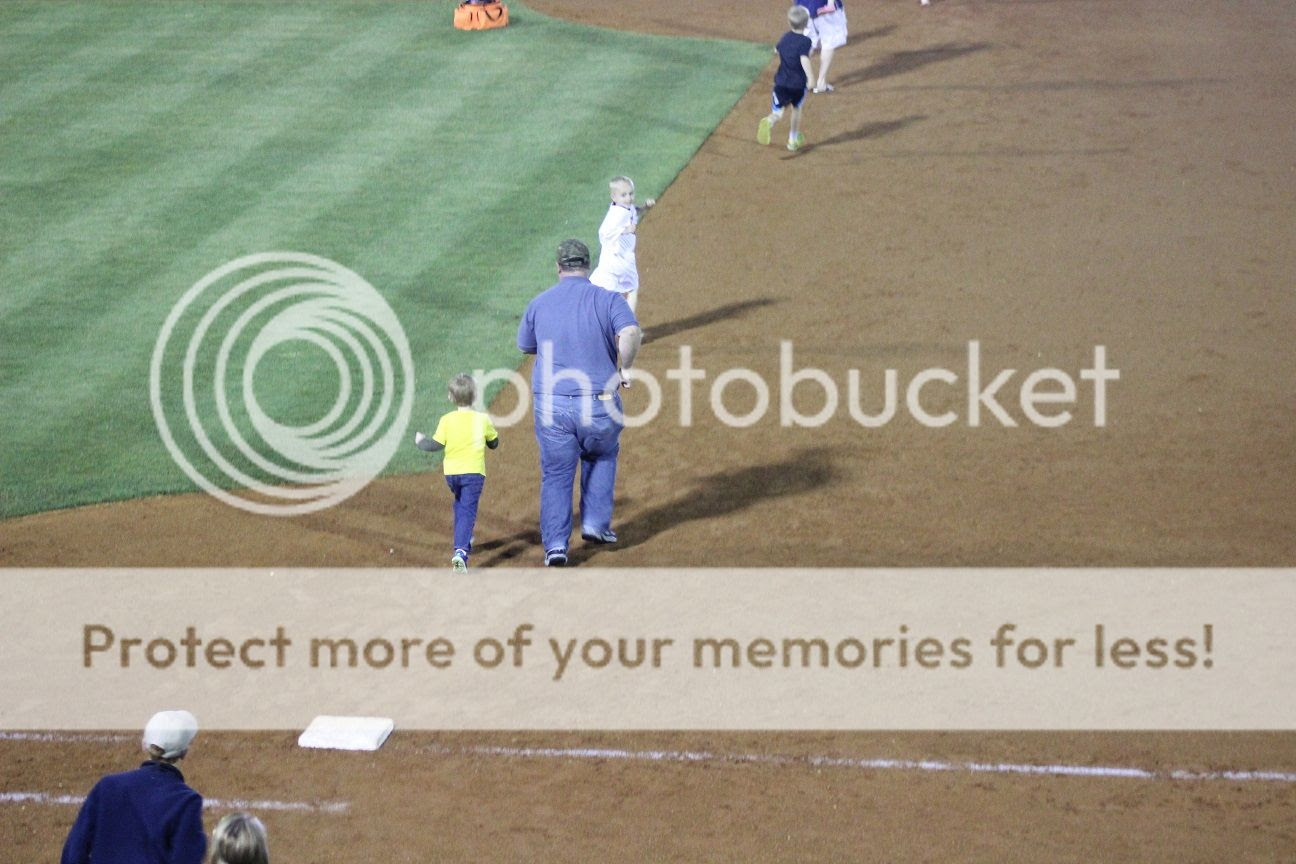photo ballgame13_zpslckaxntd.jpg