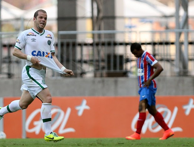 Tiago Luis gol Chapecoense x Bahia (Foto: Getty Images)
