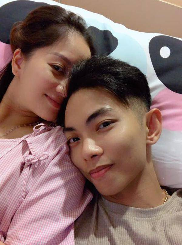  Gia đình chăm sóc Khánh Thi rất tốt, thực đơn ở cữ của cô hầu như toàn đồ bổ dưỡng.