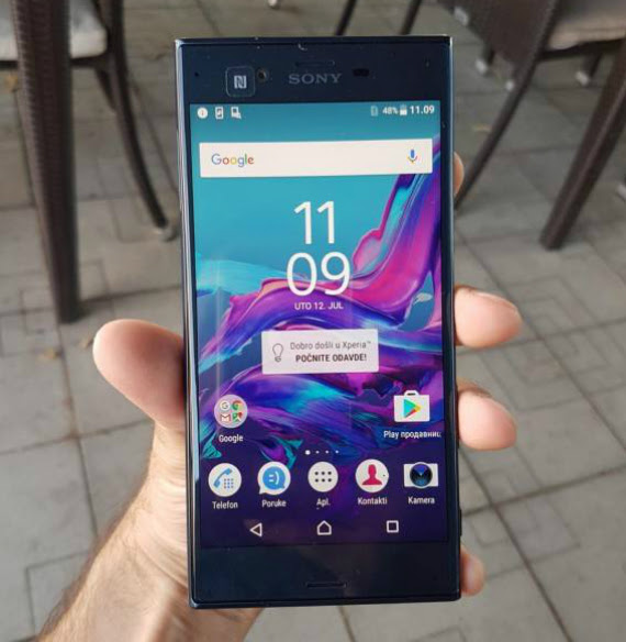 Sony Xperia F8331