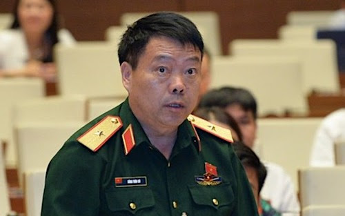 tuong-sung-thin-co-nhom-nguoi-buon-lau-ma-tuy-co-vu-khi-tron-trong-rung