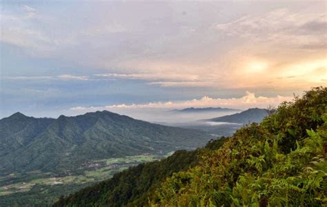 gunung pulosari wisata alam andalan pandeglang banten