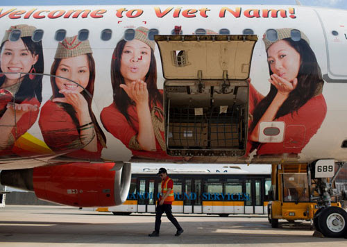 bloomberg-vietjet-air-muon-thanh-emirates-tai-chau-a