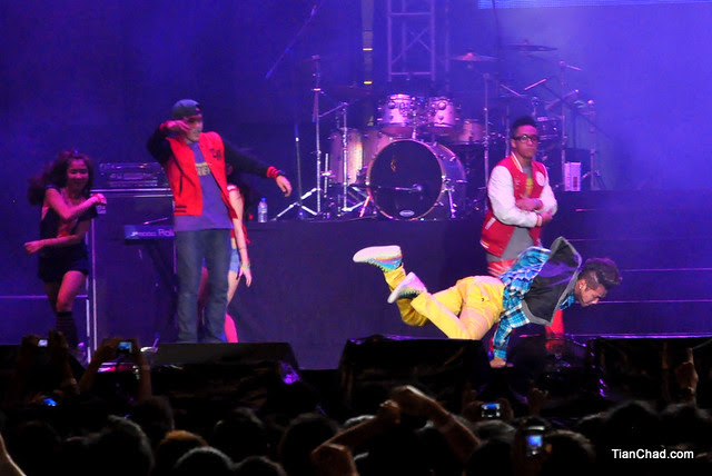 Elecoldxhot @ Twin Towers @live 2012