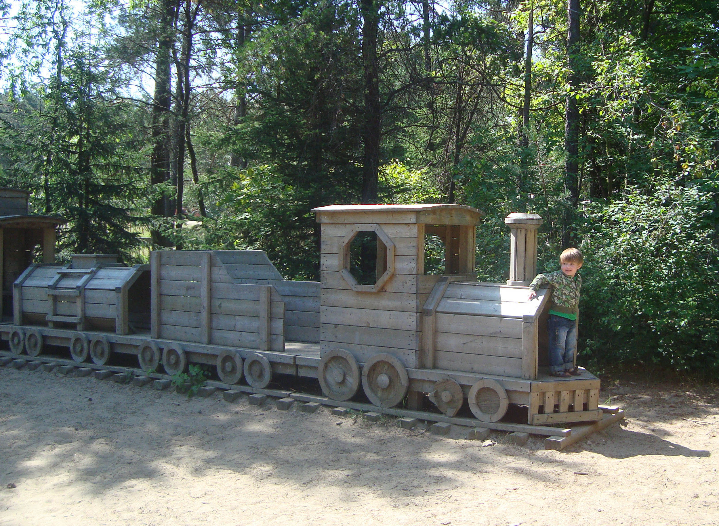 free wooden train playground plans | diy