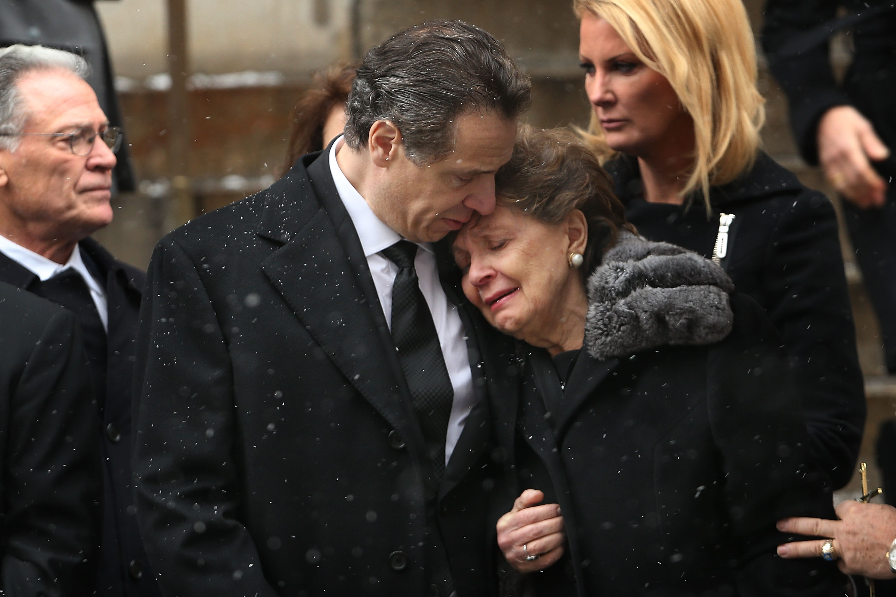 In remembrance Cuomo sepultado - Manhattan Times News