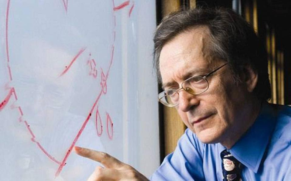 Ο αγγλοτραφής συγγραφέας Ευγένιος Τριβιζάς βρίσκεται κοντά στη μακρά παράδοση του «νόνσενς», που ήκμασε στην αγγλόφωνη λογοτεχνία.