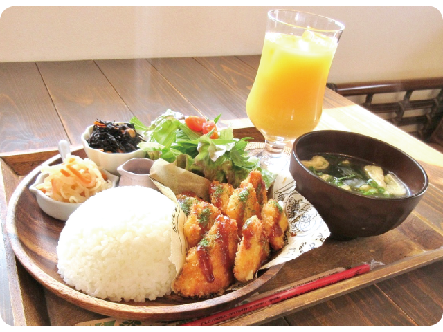にはちの子どもとhappyランチvol 4 つれづれcafe カフェ Living和歌山