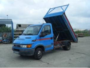 VEHICULE UTILITAIRE / CAMION BENNE IVECO 35C12 HPI