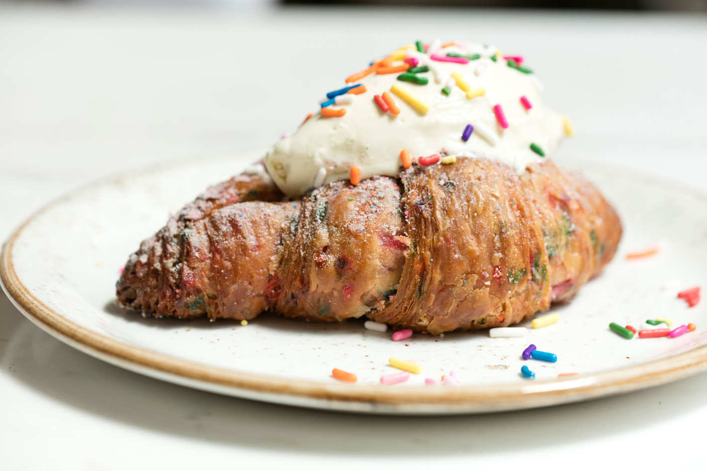 A New York Le Birthday Cake Croissant Va T Il Detroner Le Cronut Food Sens