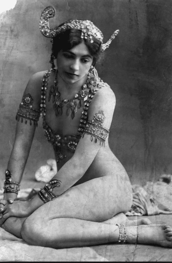 mata-hari-ooph89yr.png