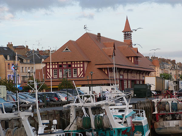 halle au poisson de trouville