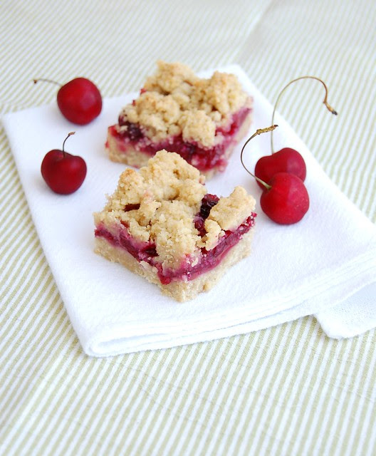 Cherry almond bars / Barrinhas de amêndoa e cereja