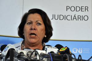 Ministra Eliana Calmon durante entrevista em agosto (Foto: José Cruz / Agência Brasil)