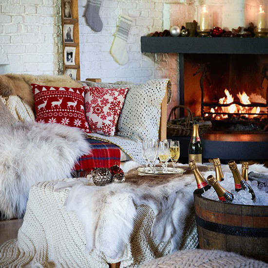 33 Best Christmas Country Living Room Decorating Ideas  Decoholic