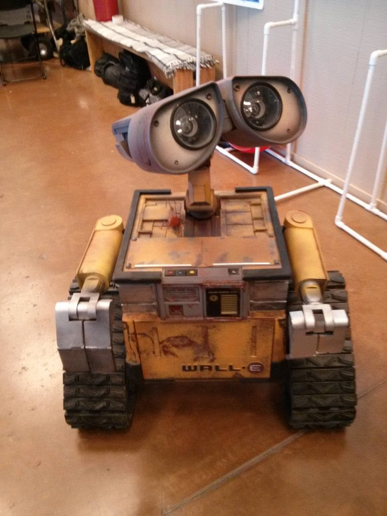 Pixar S Wall E Brought To Life With Impeccable Life Sized Robot Replica The Verge