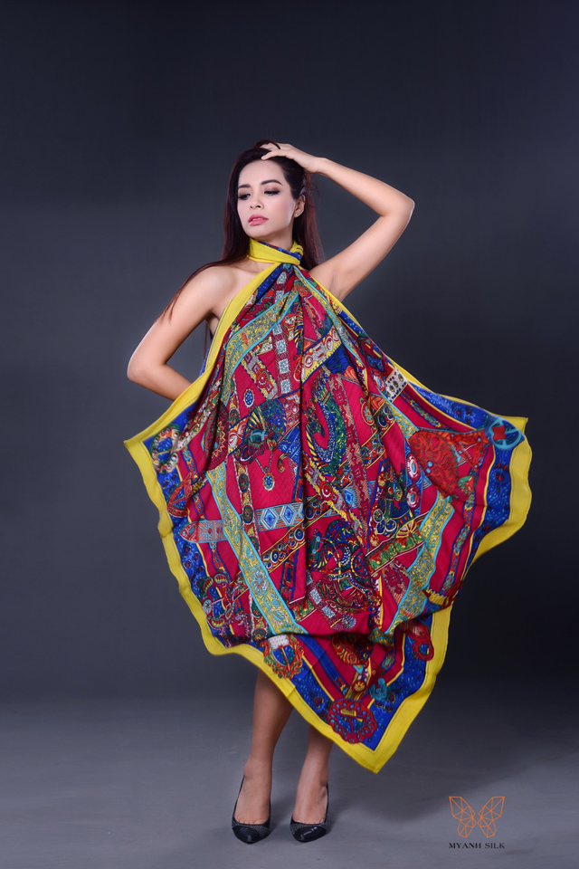  Không chỉ sự trẻ trung, năng động là điểm nổi bật trong các set đồ được phối với khăn lụa mà chỉ cần một chút nhấn nhá thay đổi, ngay lập tực bạn sẽ có một set đồ dành cho tiệc tùng hay dễ dàng trở thành quý cô công sở hợp mốt. 