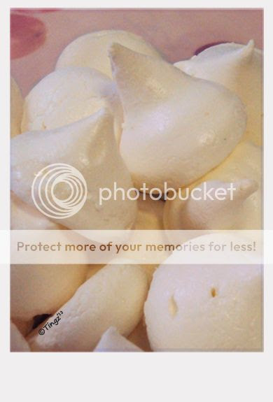  photo MeringueCookies.jpg