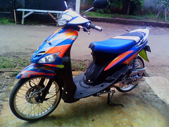 modifikasi motor mio sporty warna biru  tahun ini
