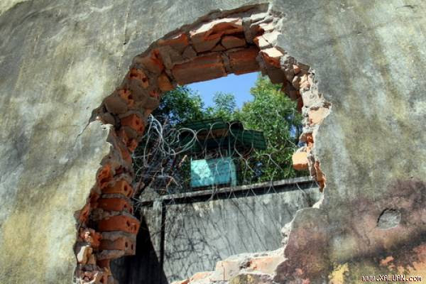  Học viên đục tường trốn trại cai nghiện cuối năm ngoái ở Bà Rịa - Vũng Tàu. Ảnh: Phước Tuấn.