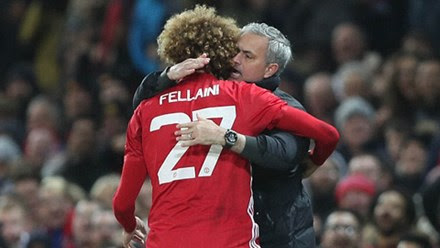 Mourinho và ơn tri ngộ với ‘tóc xù’ Fellaini