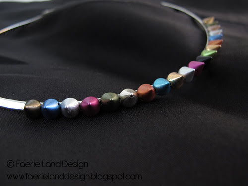 Collana con Borchie Arcobaleno