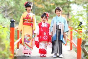七五三で着る親の服装 着物 の色や帯のオススメは 東京で食べるお祝いの食事はここ もちしるべ 頭のストレス解消ブログ