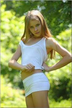 TeenModeling Hanna White Mini