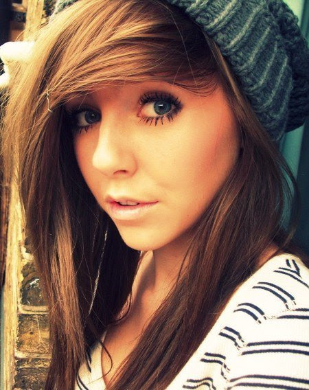 Pretty Girls with Brown Hair Blue Eyes