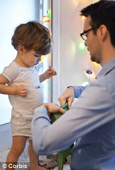 article-2219258-158D8A33000005DC-758_233x345