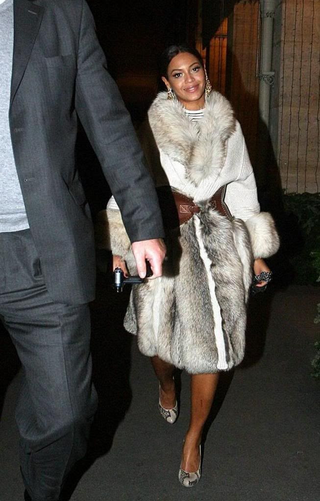 CELEB SPOTTINGS: R&B SINGERS OUT & ABOUT ....