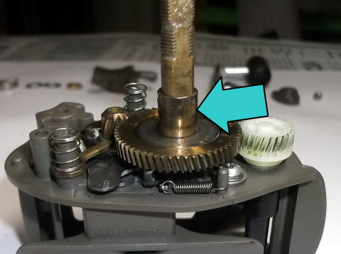 両軸リールのメンテナンス ダイワ 150i 早技 2