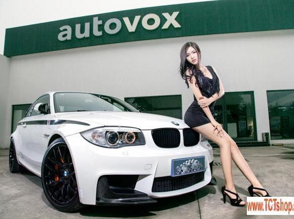  Đứng hình trước ngọc nữ sexy nhất làng xế hộp