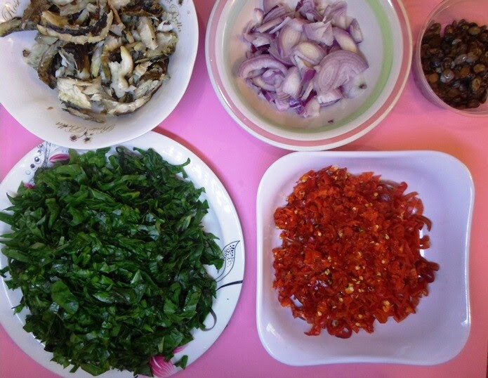 http://allnigerianfoods.com/wp-content/uploads/2015/03/making-efo-riro.jpg
