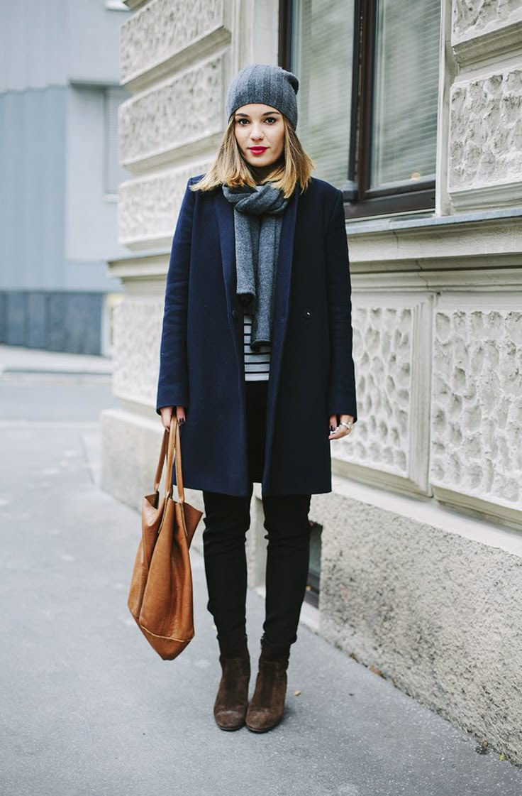 ネイビー 紺コート綺麗め着こなし レディースコーデスナップ特集