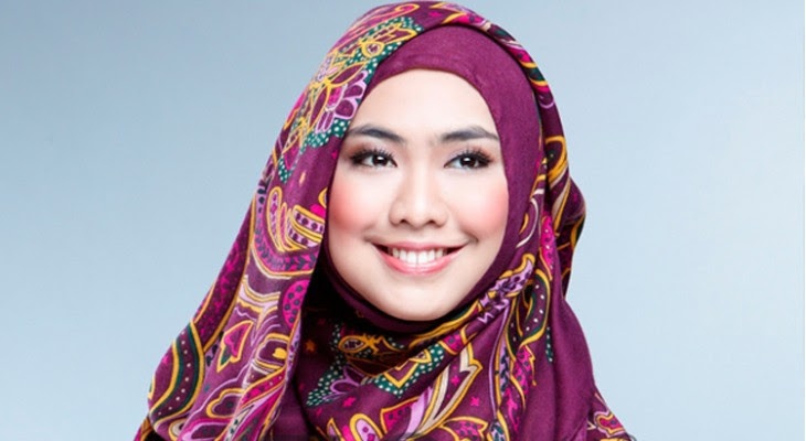 biodata oki setiana dewi
