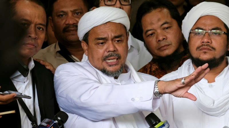 Polisi Punya Bukti Rizieq Menyuruh Firza Foto Bugil di WA