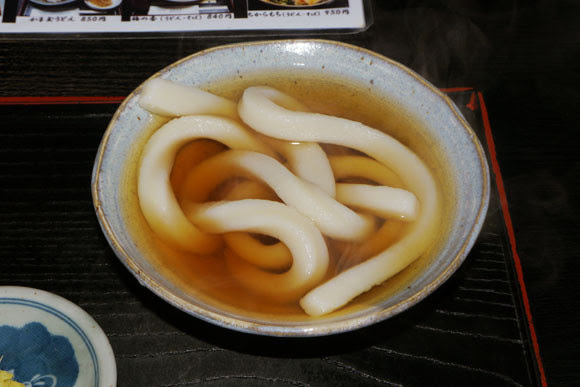 Kyoto Restaurant Serves Noodle Soup That Contains One Incredibly Long Noodle
