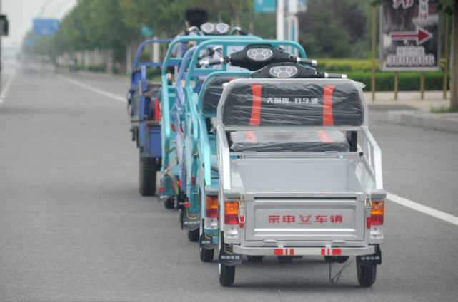 专家建议限禁电动三轮车 该不该受限惹争议 它到底做错了什么