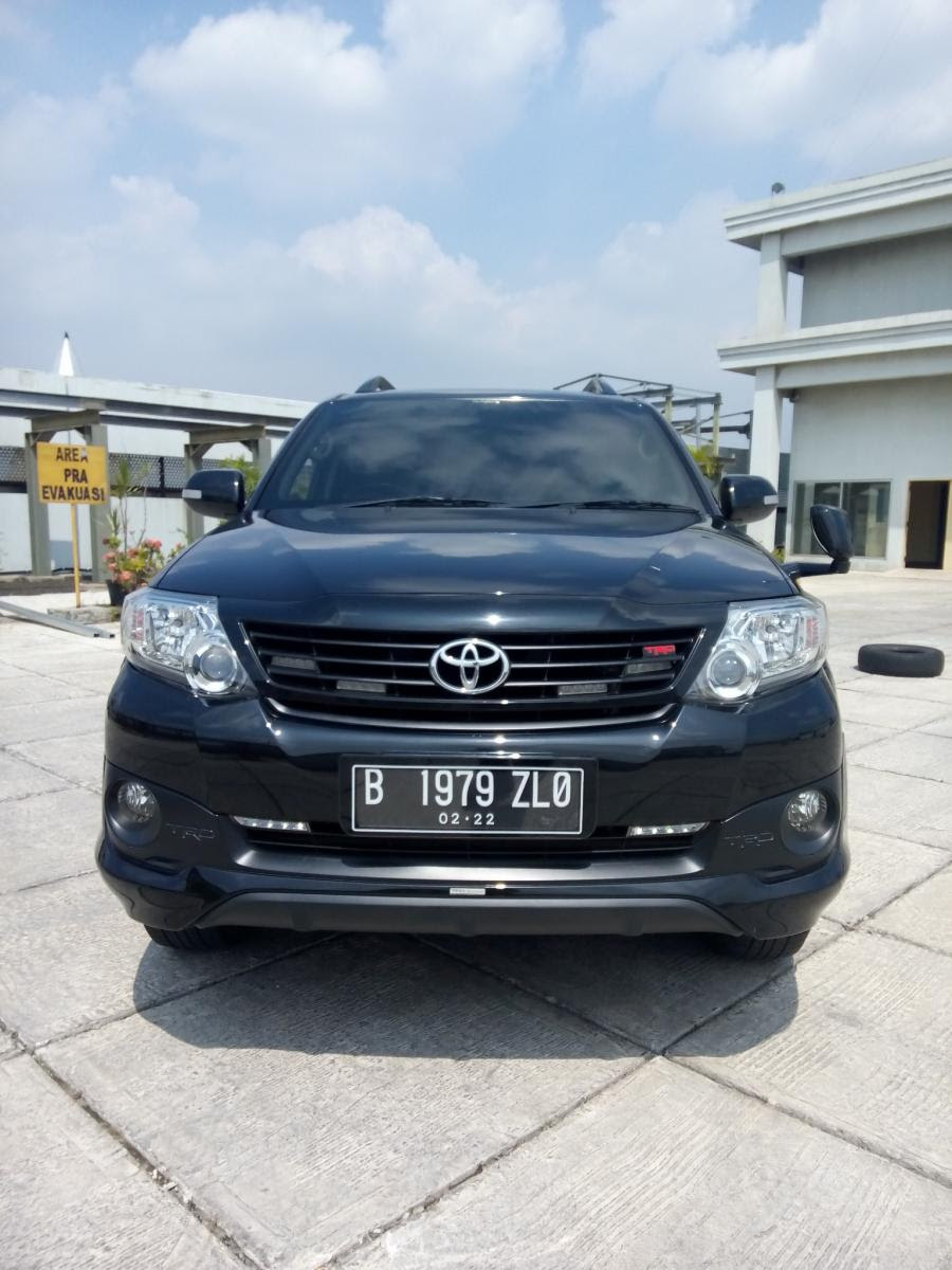 Toyota Fortuner G trd sportivo matic hitam 2013 